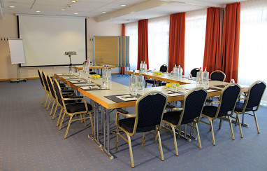 H+ Hotel Erfurt: конференц-зал