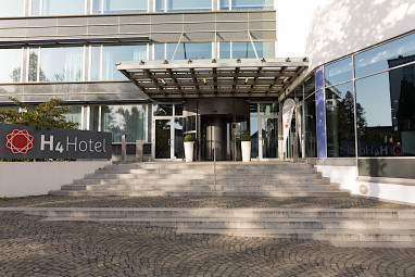 H4 Hotel Kassel: Vista externa