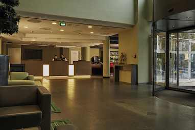 H4 Hotel Kassel: Lobby