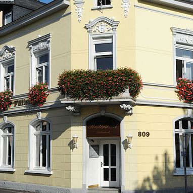 Hotel-Restaurant Zur Post Bonn: 外観