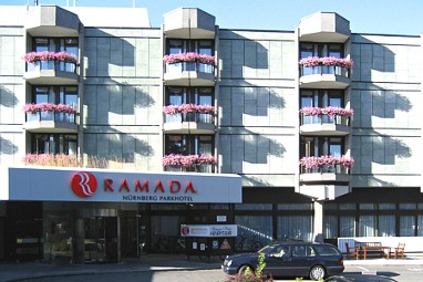 Ramada by Wyndham Nuernberg Parkhotel: Vista exterior