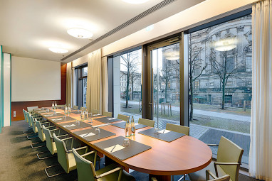 Radisson Collection Hotel Berlin (geschlossen bis 01.09.2024  ): Salle de réunion