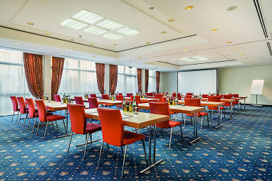 Select Hotel Rüsselsheim: конференц-зал