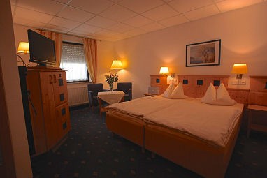 Hotel zum Löwen GmbH: Quarto