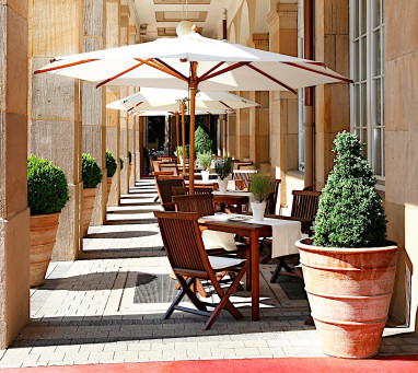 Schlosshotel Karlsruhe: Ресторан