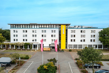 greet hotel Darmstadt: Buitenaanzicht