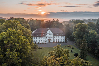 Wald & Schlosshotel Friedrichsruhe: Widok z zewnątrz
