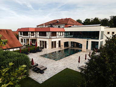 Wald & Schlosshotel Friedrichsruhe: Vista esterna
