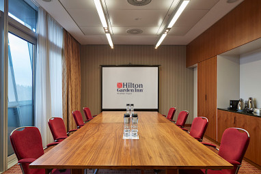 Hilton Garden Inn Frankfurt Airport: Sala de conferências