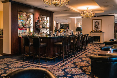 Hotel Vier Jahreszeiten Starnberg: Bar/Salon