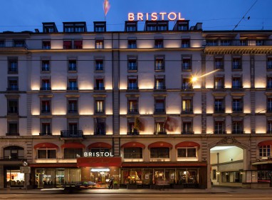 Hotel Bristol Geneva: Vista externa