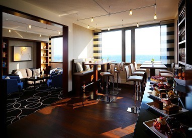 Frankfurt Marriott Hotel: Bar/Salon