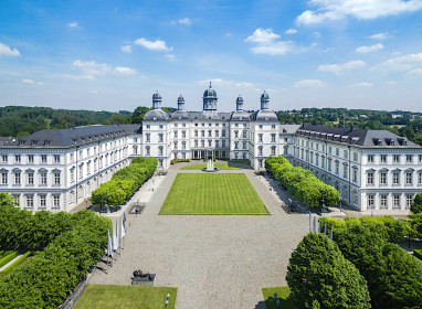 Althoff Grandhotel Schloss Bensberg: Вид снаружи