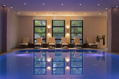 Maritim Hotel Bonn: 泳池