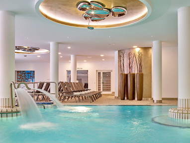 Hotel Maximilian: Zwembad