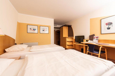 ARVENA Kongress Hotel: Room