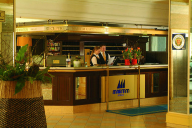 Maritim Hotel Würzburg: 로비