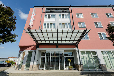 AMEDIA Hotel Dresden Elbpromenade: 외관 전경