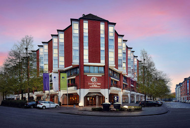 DoubleTree by Hilton Hannover Schweizerhof: Exterior View