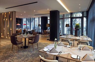 DoubleTree by Hilton Hannover Schweizerhof: Ресторан