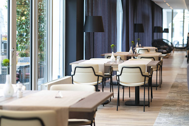DoubleTree by Hilton Hannover Schweizerhof: Restoran
