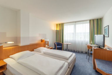 Ramada by Wyndham Hotel Hannover: Room