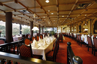 Sauerland Stern Hotel: 레스토랑