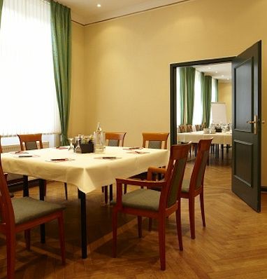 TOP Hotel Jagdschloss Niederwald: vergaderruimte