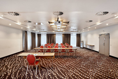 H+ Hotel Frankfurt Airport West: Salle de réunion