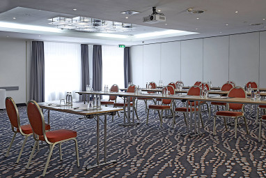 H+ Hotel Frankfurt Airport West: Sala de reuniões