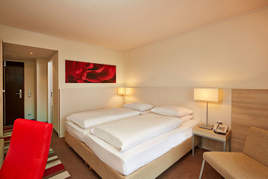 H+ Hotel Bad Soden: Room