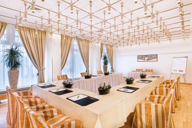 BEST WESTERN PREMIER Grand Hotel Russischer Hof: Sala na spotkanie