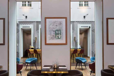 art´otel Berlin Mitte powered by Radisson Hotels: Bar/Salon