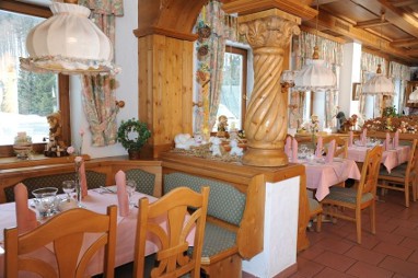 Naturhotel Lindenhof Holzhau: レストラン