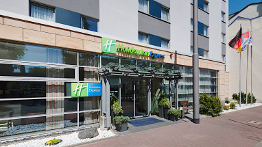 Holiday Inn Express Frankfurt Messe: Вид снаружи