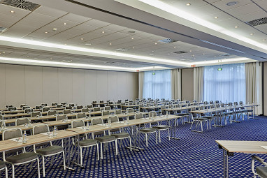 H4 Hotel Leipzig: конференц-зал
