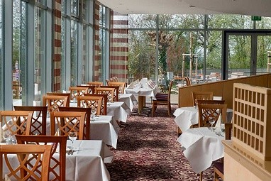 Ramada by Wyndham Dresden: Restaurante