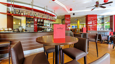 PhiLeRo Hotel Köln: Bar/salotto