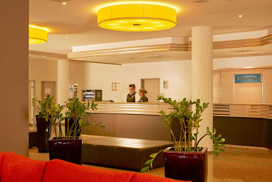 H+ Hotel Leipzig-Halle: Lobby