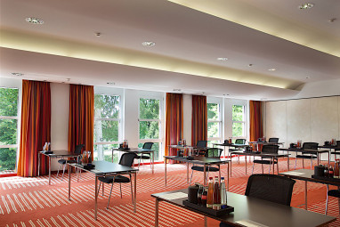 Steigenberger Hotel Der Sonnenhof: 会議室
