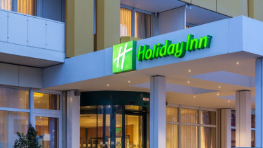 Holiday Inn München Süd: Widok z zewnątrz