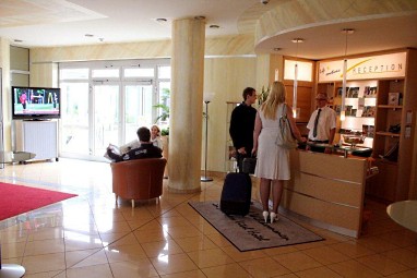Business-Vital-Hotel: Lobby