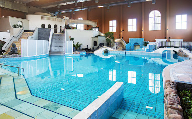 Van der Valk Resort Linstow: 泳池
