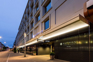 Pullman Basel Europe Hotel: Buitenaanzicht