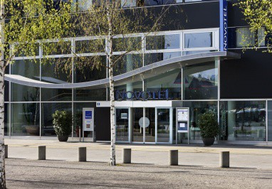 Novotel Zürich City-West: Exterior View