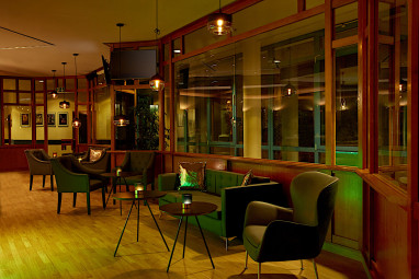 H+ Hotel Stuttgart Herrenberg: 酒吧/休息室