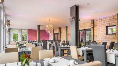Select Hotel Oberhausen: Ресторан