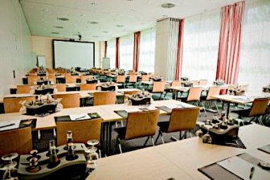NOVINA HOTEL Herzogenaurach Herzo-Base: Sala de conferências