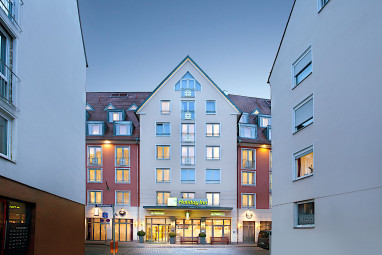 Holiday Inn Nürnberg City Centre: Widok z zewnątrz