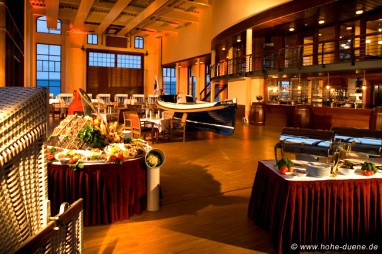 Yachthafenresidenz Hohe Düne Yachting & SPA Resort: Ресторан